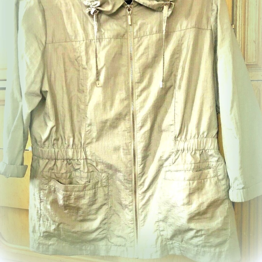 Chicos LIGHTWEIGT Size 1 /Size 8 Zip Jacket Olive